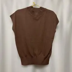 【favori】ブラウン モックネック ノースリーブ ニットのサムネイル