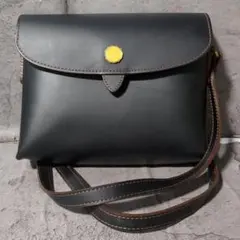 【marie claire】 マリクレール ブラック 無地 ショルダーバック