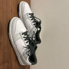 Nike ホワイト/グレー スニーカー