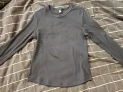 GU グレー 長袖Tシャツ Sサイズ