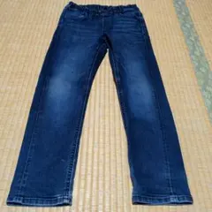 ユニクロ ダークブルー　ウエスト調節可能 ストレートパンツ 125-135cm