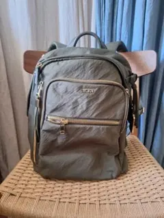 最終価格【美品】TUMI レディース　オリーブグリーン バックパックのサムネイル