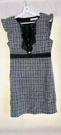 Tika ノースリーブひざ丈ワンピース 【割引ありプロフィール参照】