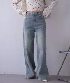 one after NICE CLAUP ナイスクラップ　ワイドデニム　パンツのサムネイル