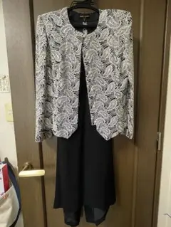 【昭和レトロ】　レースのジャケットと黒のスカートサイズ9