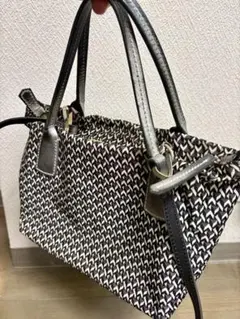 ロベルタピエリ トートバッグ ブラック・ホワイト 美品 ロベルタピエリ トートバッグ ブラック ホワイト - メルカリ