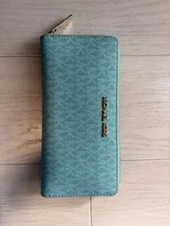 MICHAEL KORS ターコイズ 長財布