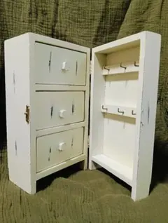 Item thumbnail for item e2bbcd5a-35d2-4863-8f38-b3324d68f692