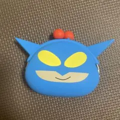 青いキャラクター財布