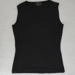 UNTITLED黒ノースリ薄地ニット