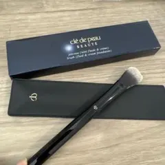 クレドポーボーテ　パンソー(タンフリュイド&クレーム)ファンデーションブラシ