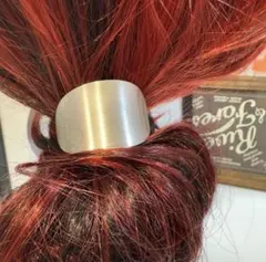 最後品+❤︎♡❤︎+ポニーフック83B格好良いメタル風おしゃれ変形オーバルヘアカフ銀