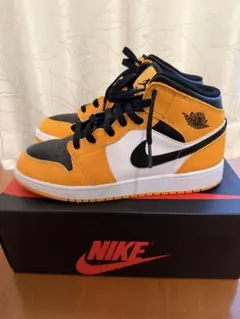 NIKE ハイカットスニーカー オレンジ/ブラック