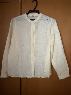 ユニクロ　刺繍入り 長袖シャツ