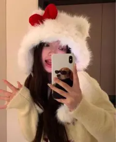 ハローキティ風ファー帽子 赤いリボン付き