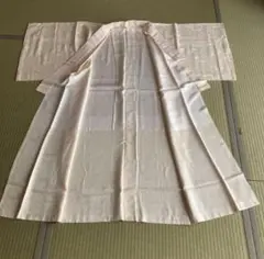 喪服用長襦袢　袷　アイボリー　撥衿　雲と波地模様　半襟なし　着物のサムネイル