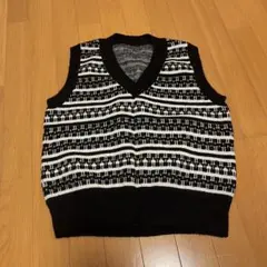 白と黒のニットベスト Vネック