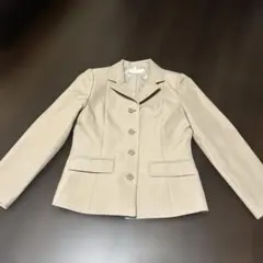 ベージュ テーラードジャケット 5つボタン　M