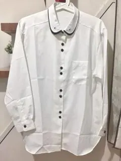 美品 犬 わんちゃんのカッティング襟 白シャツ ヨークシャーテリア 黒　 L