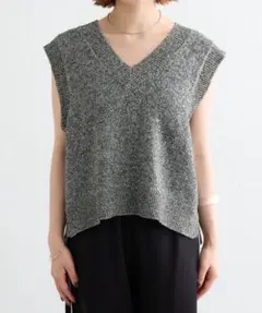 【美品】ミスティック　スパンコールニットベスト グレー F