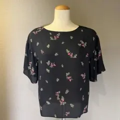 ジュエルチェンジズ 小花柄 ベルスリーブ ブラウス