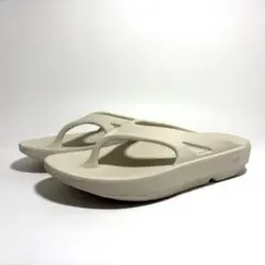 極美品☆OOFOS ウーフォス OORIGINAL トングサンダル リカバリーのサムネイル