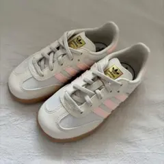 adidas samba キッズ　15cm ピンク/ベージュ/ホワイトのサムネイル