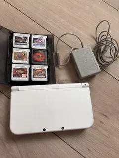 New ニンテンドー 3DS LL パールホワイト　ソフト10個付き