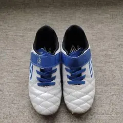 umbro サッカーシューズ ホワイト/ブルー 18.5cm
