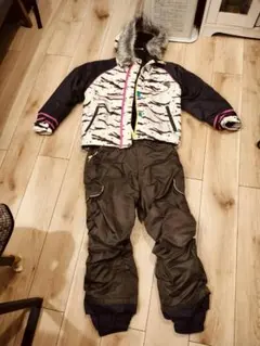 キッズ　スキーウエア　140cm　女の子 男の子