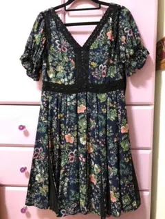 ミリオンカラッツ☆花柄レースプリーツワンピース