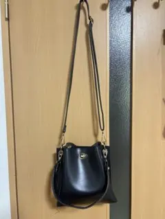 黒 合成皮革 ショルダーバッグのサムネイル