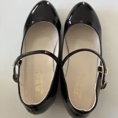 黒いエナメルストラップシューズ 23.0㎝