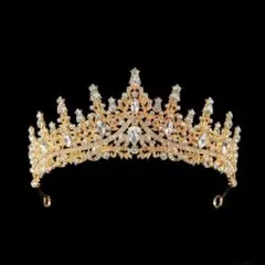 エレガントなゴールドヘッドのティアラ