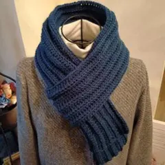 手編みハンドメイド紺色ロングマフラー　№３６８
