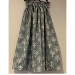 ギャザースカート　りんごと木と鳥柄