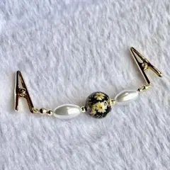 ストールクリップ(ハンドメイド)黒地の小花　羽織留め　スカーフ留め