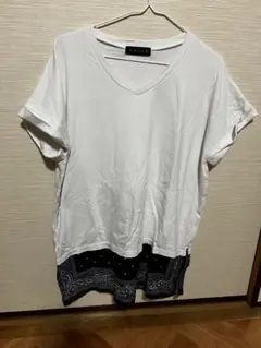 ENVYM 半袖Tシャツ ペイズリー柄切替 ジップデザインのサムネイル