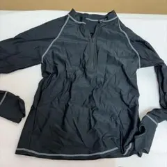 黒いジッパー付きラッシュガード　Lサイズ