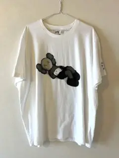 kaws Tシャツ