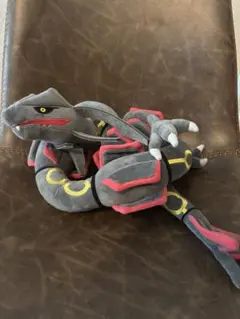 レックウザ　ぬいぐるみ　黒