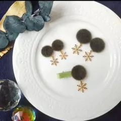 【3】《親子コーデ》カーキファーと雪の結晶のイヤリング／ヘアクリップ