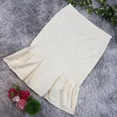 ✨MATERIA✨サイズ40(L) フレアスカート クリーム色 ギャザー入りのサムネイル