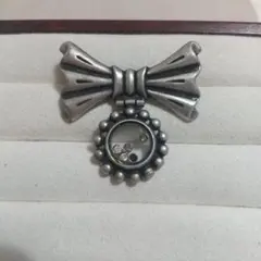 ヴィンテージ　ブローチレトロUSED古着シルバーカラー リボン型 ブローチ