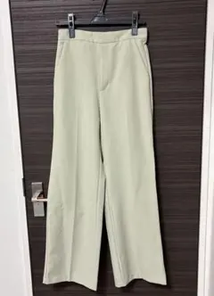 GU ライトグリーン ワイドパンツ