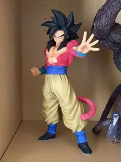 超サイヤ人4孫悟空　フィギュアのサムネイル