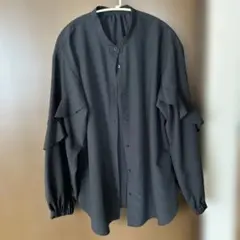 GU ブラック フリル付き長袖シャツ