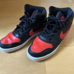 Nike ブラック/レッド ハイカットスニーカー