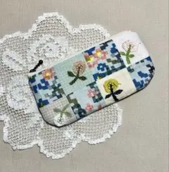 ミナペルホネン　ハンドメイドskip×flower bedファスナーポーチ