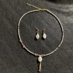 グレーパールとピンク、お花のネックレス、ピアスセット